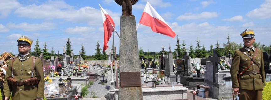 Złożenie Kwiatów przez delegację z Kutna i władze Gminy Nowa Sucha 